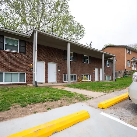 Spacious 2 Bedroom Townhome Saint Charles Missouri